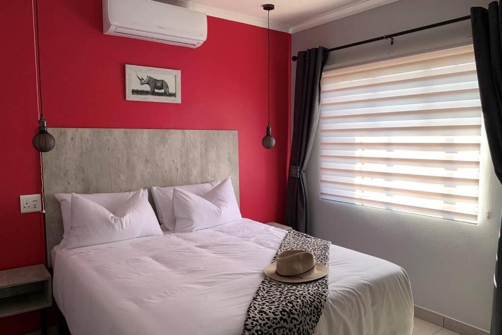 Rhino House With 3 Bedrooms Next To Pilanesberg And Sun City Mogwase Ngoại thất bức ảnh