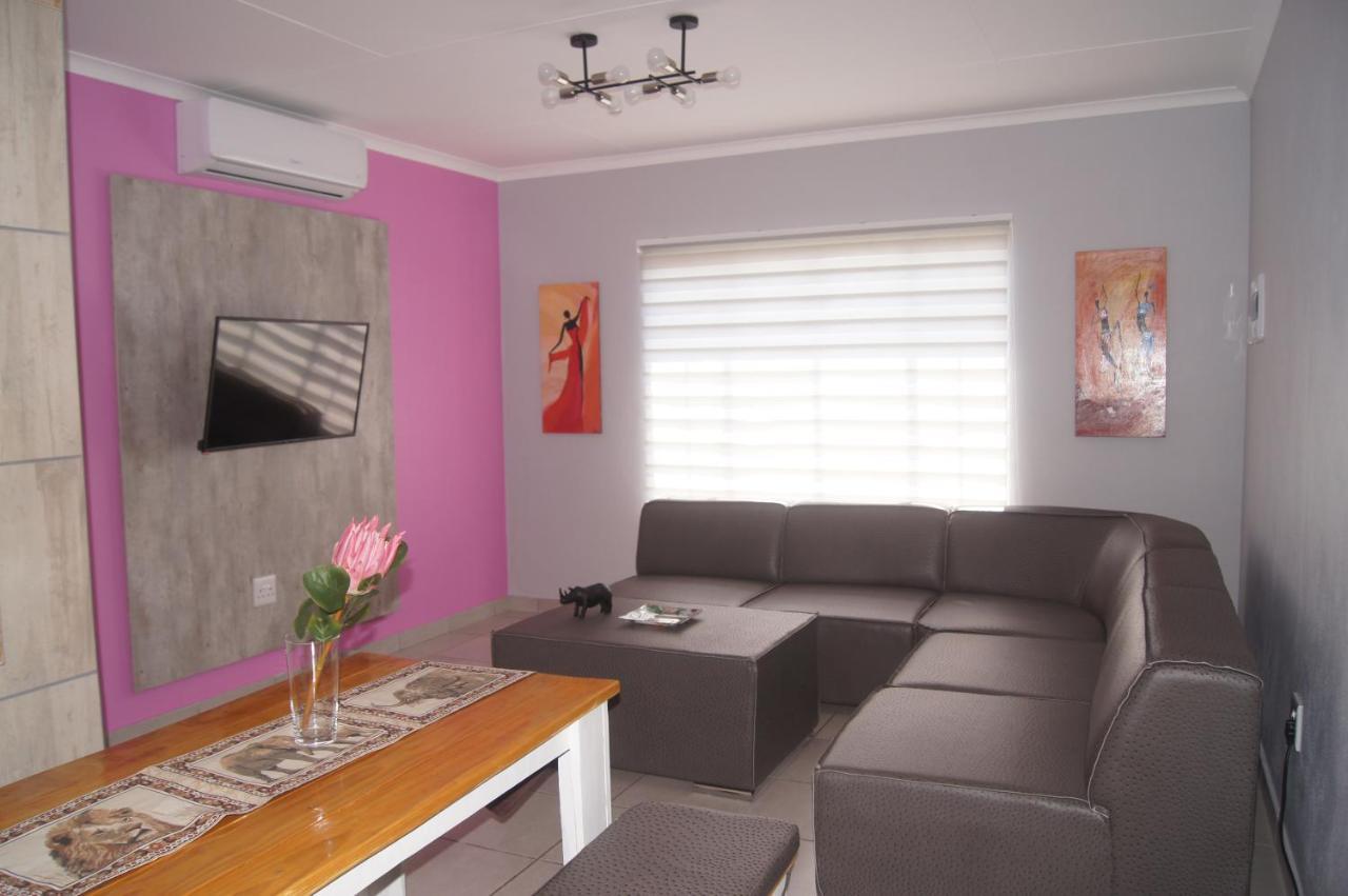 Rhino House With 3 Bedrooms Next To Pilanesberg And Sun City Mogwase Ngoại thất bức ảnh