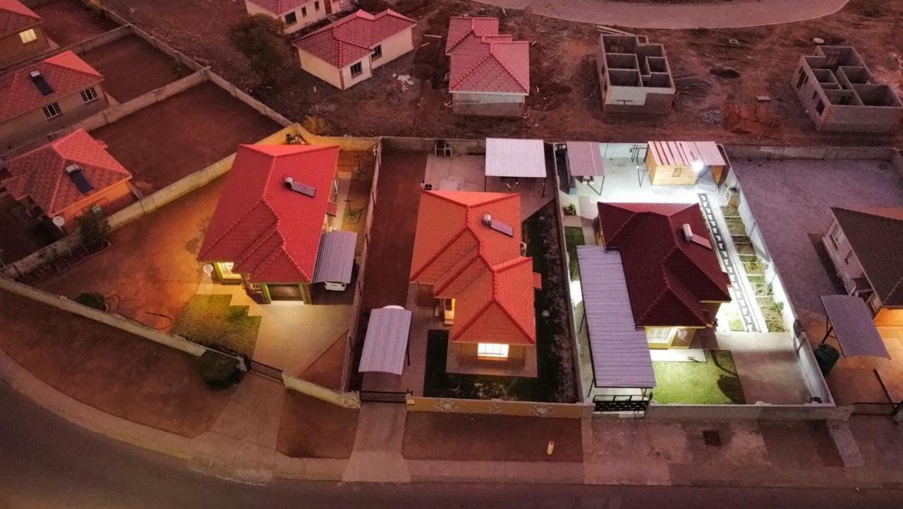 Rhino House With 3 Bedrooms Next To Pilanesberg And Sun City Mogwase Ngoại thất bức ảnh